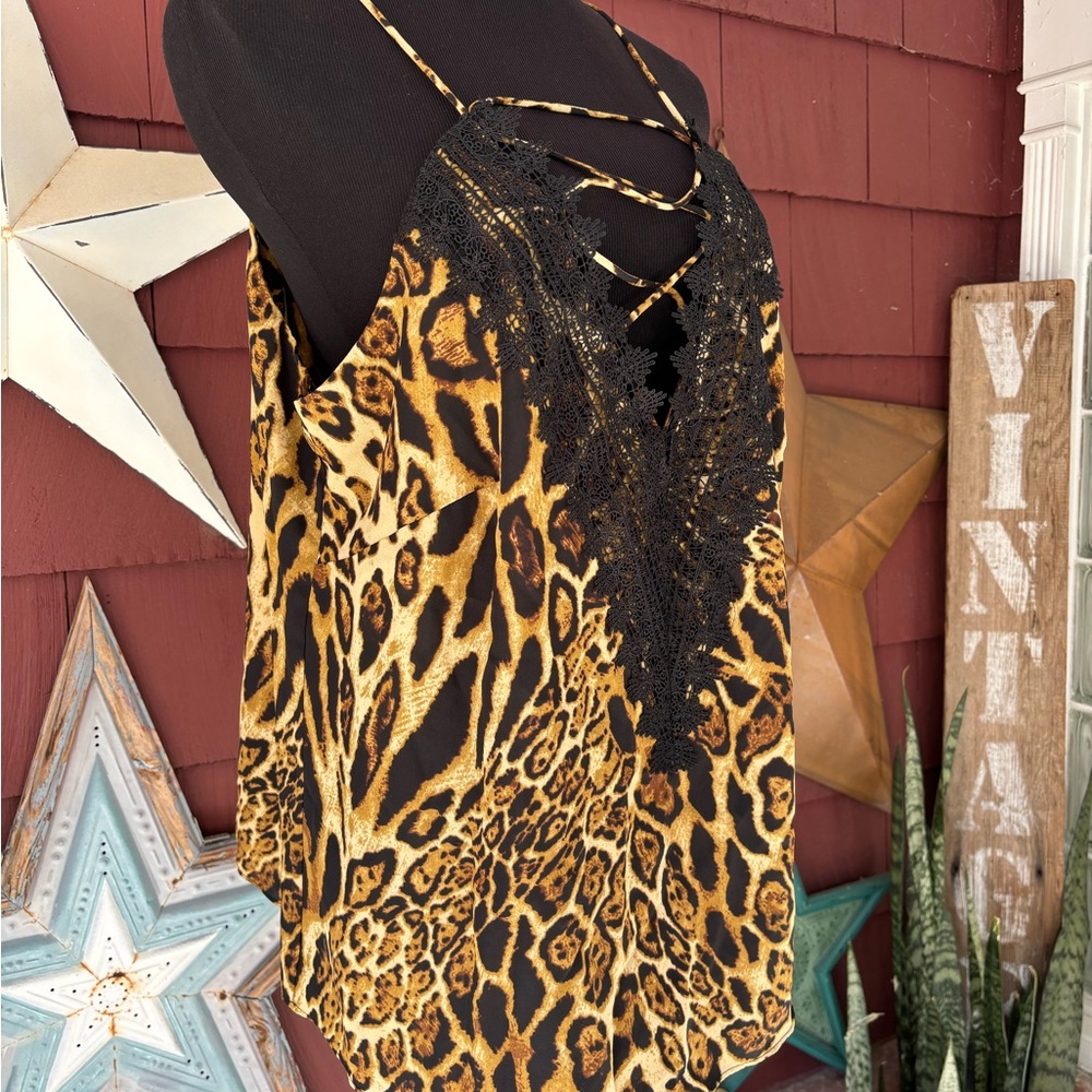 NWT - WAYF Nordstrom Rack Leopard Blouse 
Women's Size 1X